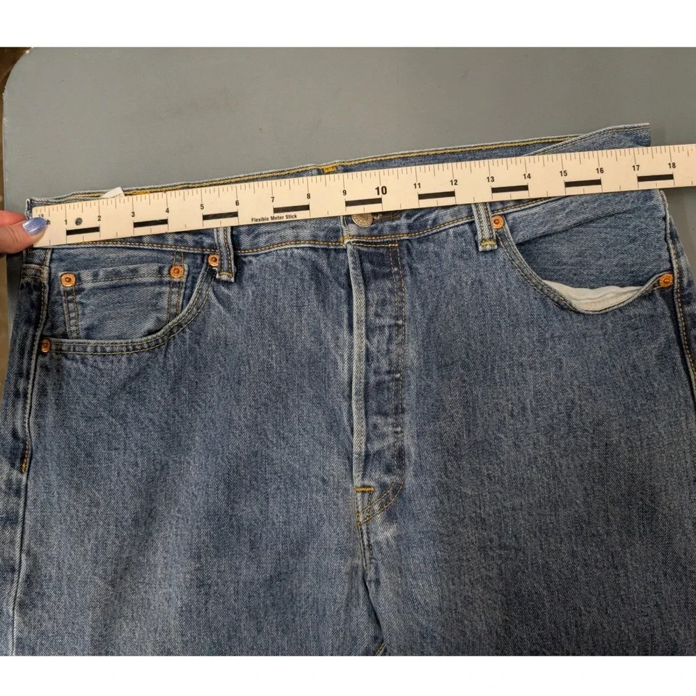 Levi's‎ 501 Original Fit Jeans Mens 36x30 Medium Wash Blue Button Fly Denim 0193